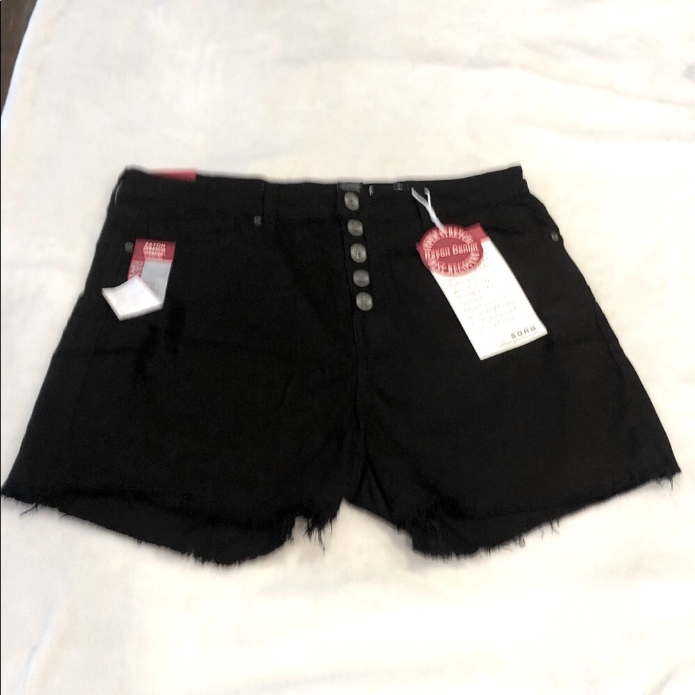 S.O.N.G. Black super high rise curvy distressed denim jean shorts stretch 15/32